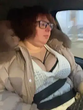 Snapshot of Tania-myr87_ZD chatting on December 14, 2:00 am Tania-myr87 ZD online show from December 14, 2:00 am