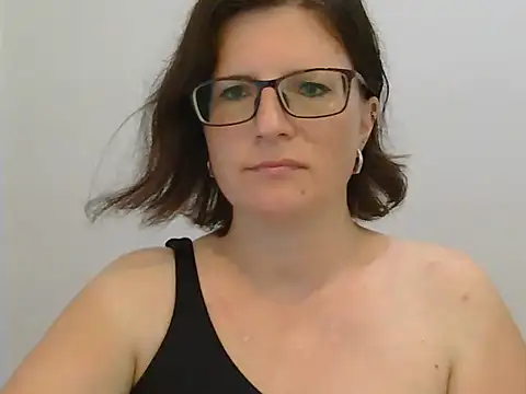 Snapshot of CrimsonMistress chatting on February 8, 12:28 am CrimsonMistress online show from February 8, 12:28 am