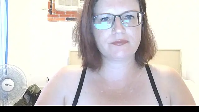 CrimsonMistress online show from March 15, 10:39 pm