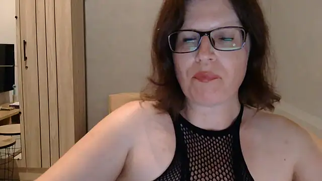 Snapshot of CrimsonMistress chatting on September 26, 9:43 pm CrimsonMistress online show from September 26, 9:43 pm