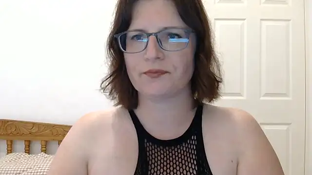 CrimsonMistress online show from December 17, 10:37 pm