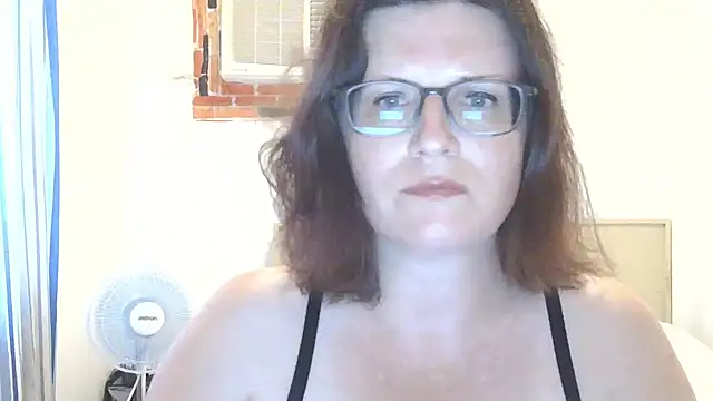 CrimsonMistress online show from April 7, 10:33 pm