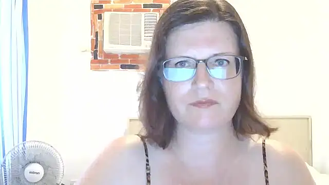 CrimsonMistress online show from April 3, 10:49 pm