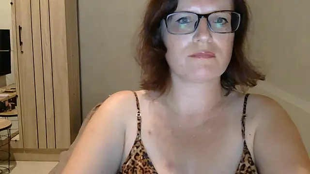 Snapshot of CrimsonMistress chatting on September 13, 10:10 pm CrimsonMistress online show from September 13, 10:10 pm