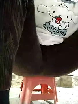 Snapshot of JasminePham chatting on February 10, 4:30 am JasminePham online show from February 10, 4:30 am