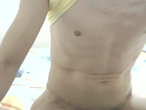Snapshot of Andres_J4 chatting on May 27, 2:35 pm Andres J4 online show from May 27, 2:35 pm