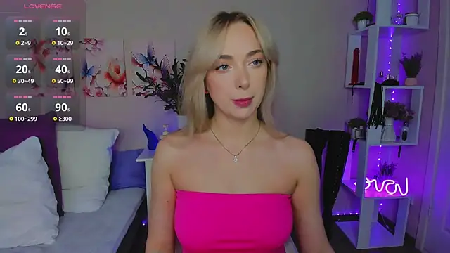 MissLisaX online show from April 6, 10:27 am