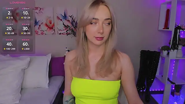 MissLisaX online show from April 18, 3:20 am