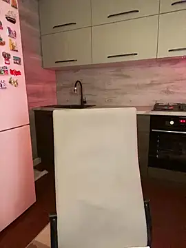 Cute Hot Alice online show from April 16, 9:39 pm