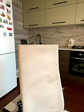 Cute Hot Alice online show from December 5, 10:25 am