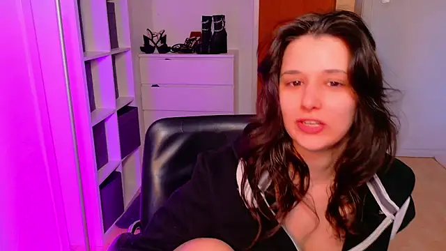 Snapshot of jenna-sxy19 chatting on March 17, 6:21 pm jenna-sxy19 online show from March 17, 6:21 pm