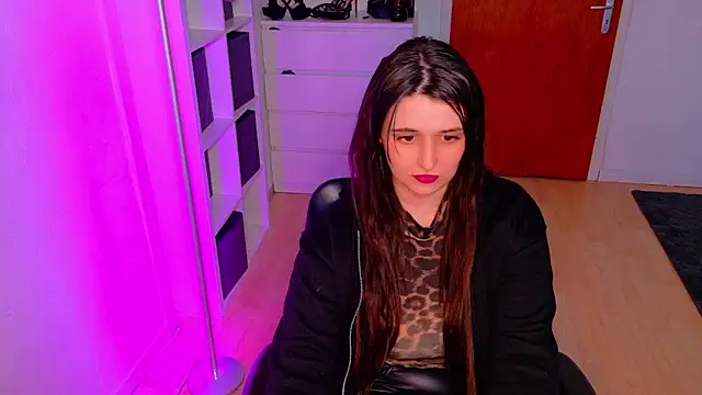 Snapshot of jenna-sxy19 chatting on March 18, 5:23 pm jenna-sxy19 online show from March 18, 5:23 pm