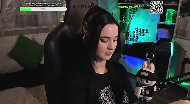 Snapshot of KiraLiLime chatting on October 15, 5:43 pm KiraLiLime online show from October 15, 5:43 pm