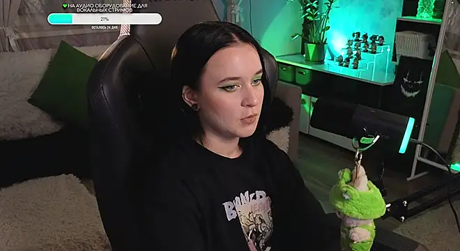 Snapshot of KiraLiLime chatting on October 4, 11:06 pm KiraLiLime online show from October 4, 11:06 pm