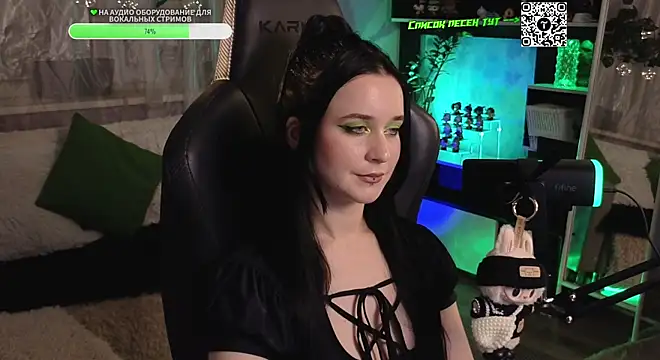 KiraLiLime online show from October 22, 6:40 pm