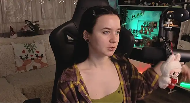 KiraLiLime online show from January 6, 6:01 pm