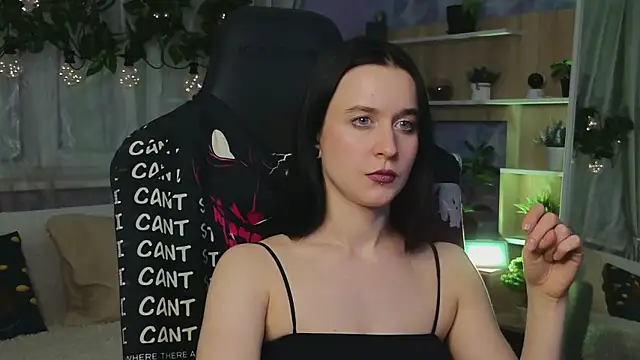 Snapshot of KiraLiLime chatting on March 18, 9:10 pm KiraLiLime online show from March 18, 9:10 pm