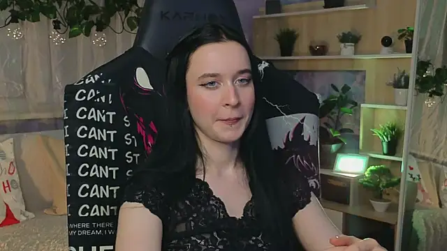 Snapshot of KiraLiLime chatting on March 9, 6:11 pm KiraLiLime online show from March 9, 6:11 pm