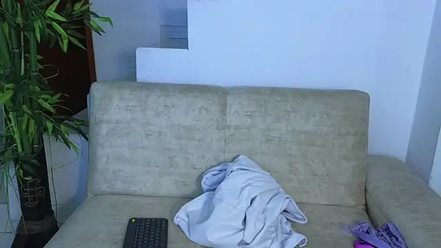 Lorenne Miller online show from October 22, 5:07 am