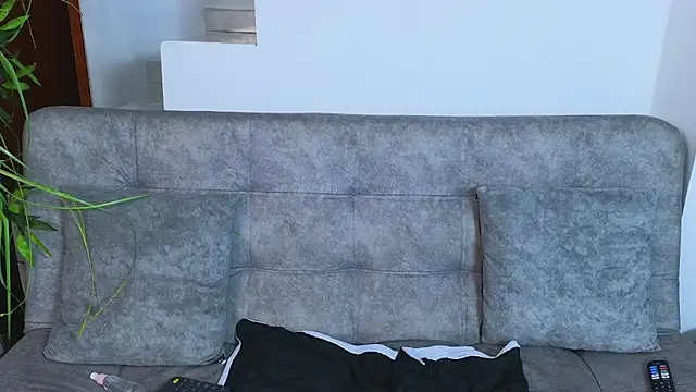 Lorenne Miller online show from March 18, 5:12 am