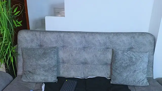 Lorenne Miller online show from March 18, 2:08 am