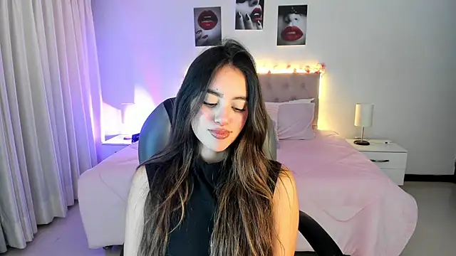 Snapshot of _Charlotte_evans_1 chatting on November 8, 12:25 am Charlotte evans 1 online show from November 8, 12:25 am