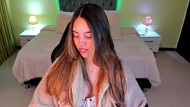  Charlotte evans 1 online show from April 13, 8:02 pm