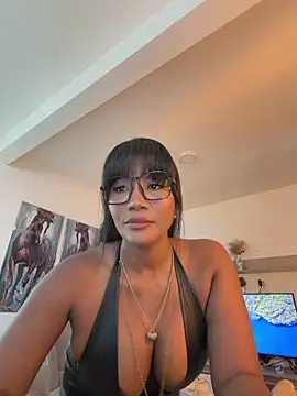 Jessie-pradoo online show from May 3, 7:50 pm