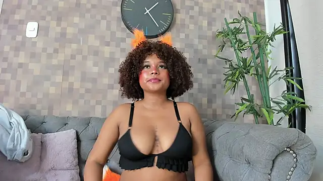 nataly velez online show from October 31, 7:43 pm