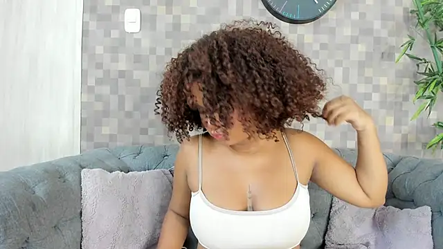 nataly velez online show from November 3, 7:17 pm