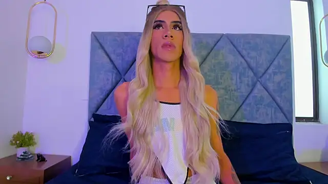 PersefoneWoods1 online show from October 23, 3:00 pm