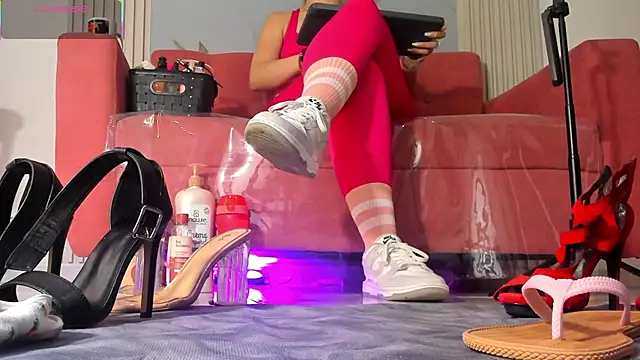 BridgetRodriguez online show from November 24, 1:00 pm