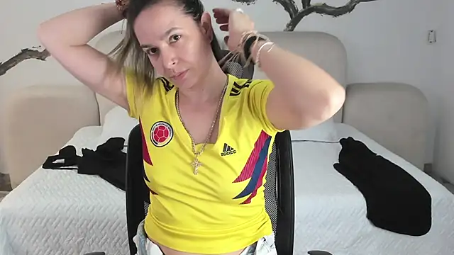 BridgetRodriguez online show from March 20, 1:37 pm