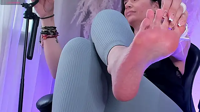 BridgetRodriguez online show from November 14, 1:37 pm