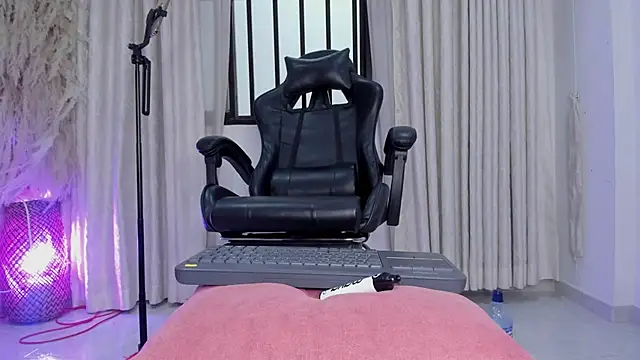 BridgetRodriguez online show from September 18, 12:41 pm