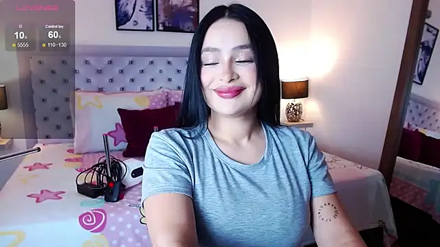 sarascottt online show from October 4, 3:35 pm