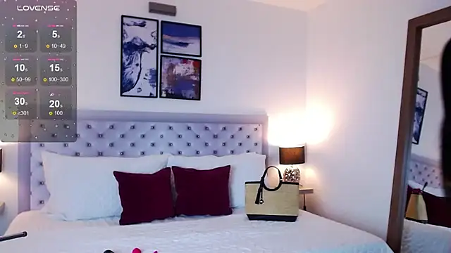 sarascottt online show from February 10, 7:57 pm