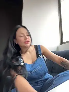 sarascottt online show from February 10, 2:26 pm