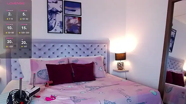 sarascottt online show from November 12, 3:05 pm