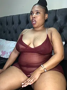 Snapshot of Anaelle24 chatting on June 25, 5:34 am Anaelle24 online show from June 25, 5:34 am