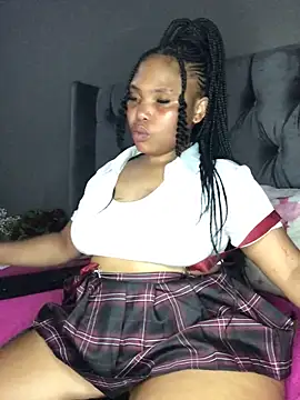 Snapshot of Anaelle24 chatting on February 21, 7:10 pm Anaelle24 online show from February 21, 7:10 pm