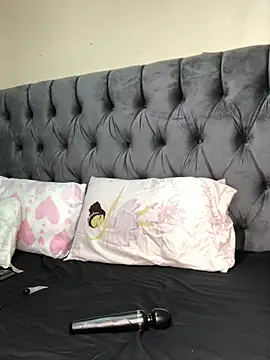 Snapshot of Anaelle24 chatting on July 14, 4:39 am Anaelle24 online show from July 14, 4:39 am