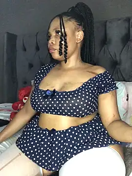 Snapshot of Anaelle24 chatting on March 6, 12:52 pm Anaelle24 online show from March 6, 12:52 pm