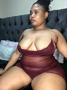 Snapshot of Anaelle24 chatting on July 12, 3:51 am Anaelle24 online show from July 12, 3:51 am