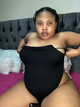 Snapshot of Anaelle24 chatting on May 21, 7:11 pm Anaelle24 online show from May 21, 7:11 pm