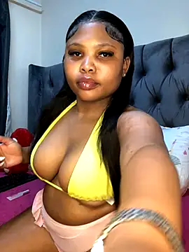 Snapshot of Anaelle24 chatting on October 10, 2:34 am Anaelle24 online show from October 10, 2:34 am