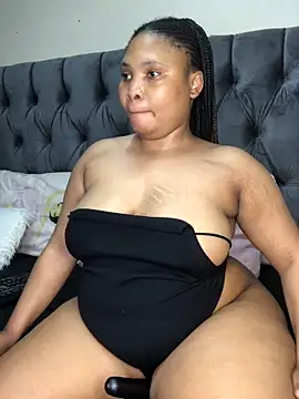 Snapshot of Anaelle24 chatting on May 31, 7:47 pm Anaelle24 online show from May 31, 7:47 pm