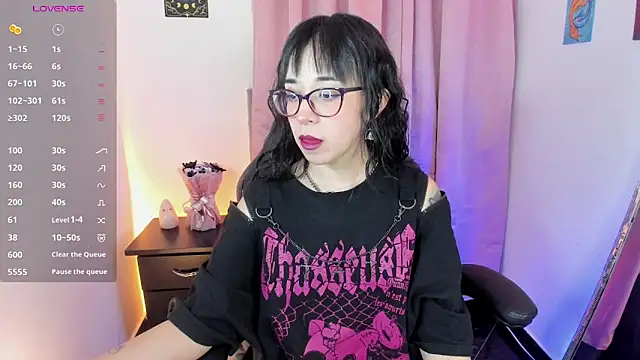 Snapshot of indra_cam chatting on October 23, 10:52 pm indra cam online show from October 23, 10:52 pm