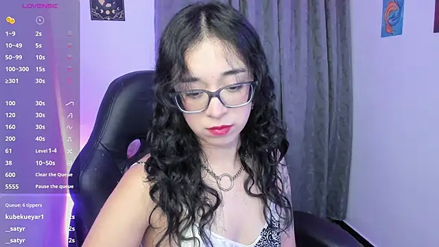 Snapshot of indra_cam chatting on June 29, 6:42 am indra cam online show from June 29, 6:42 am