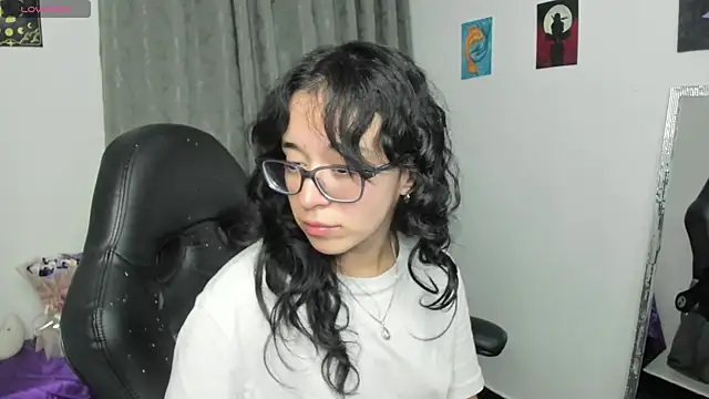 Snapshot of indra_cam chatting on June 5, 6:29 am indra cam online show from June 5, 6:29 am